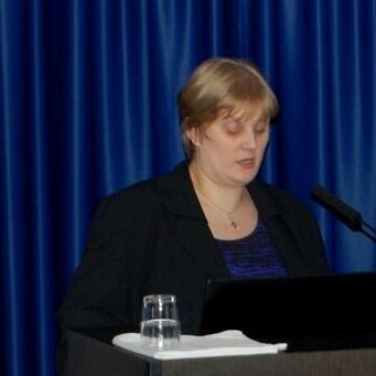 Aileen bíður alla velkomna í afmælið