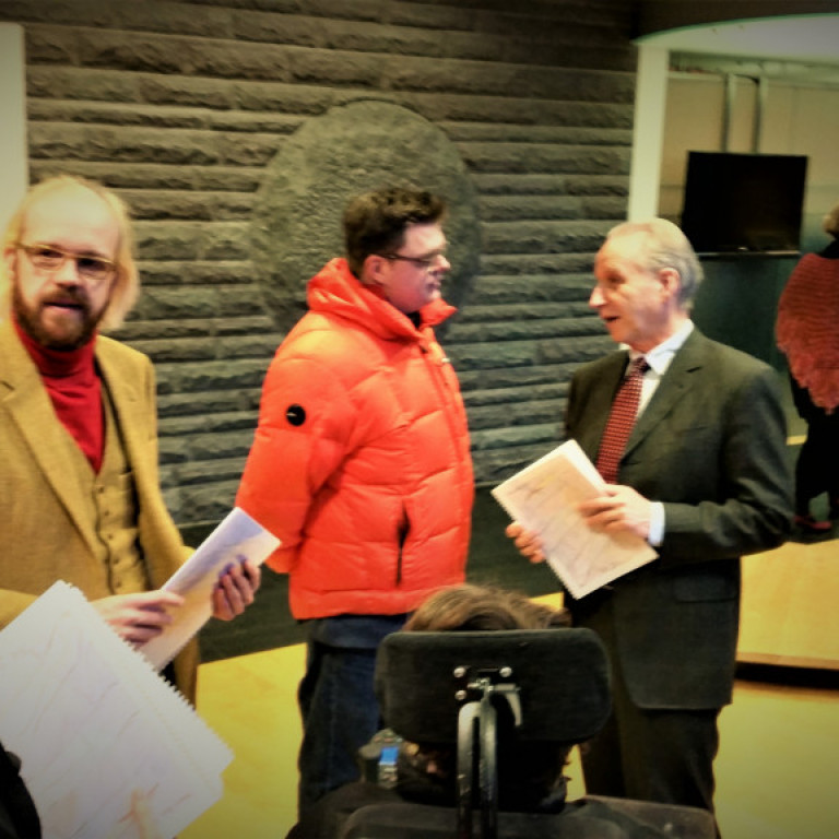 Ari Trausti og Áki að fara yfir málin. Óttar og Þórey einnig.