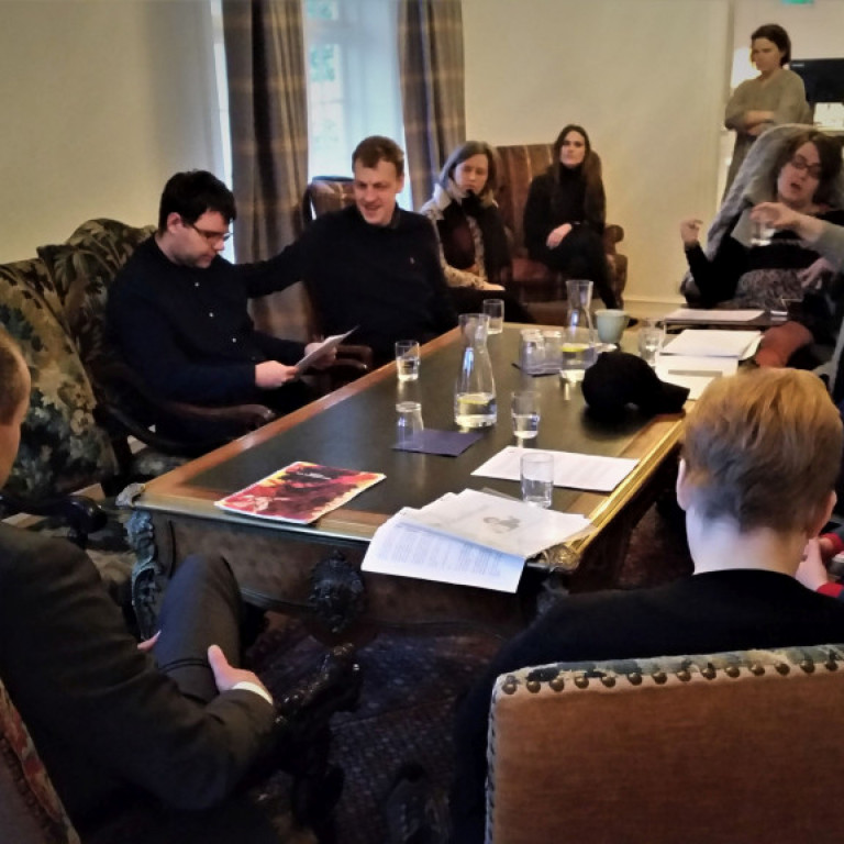 Jafnrétti fyrir alla kynnir verkefnið sitt. Gísli og Ragnar