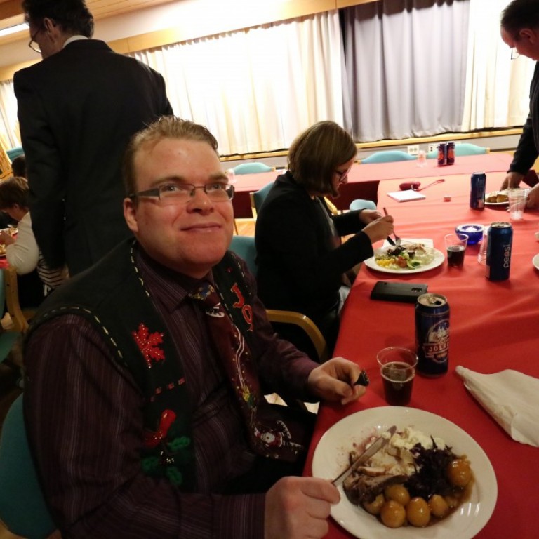 Skúli Steinar er einn af Með okkar augum fólkinu. Hann var mættur með gleði og glaum á Jólafundinn.