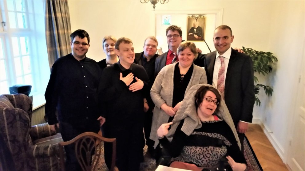 Hópurinn frá Átaki, Sendiherrum og HÍ sem átti fund með Forseta Íslands
