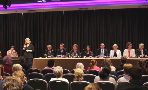 Frambjóðendur svara